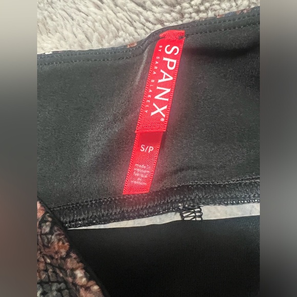 Nwt Spanx women's python/snakeskin leather leggings pants. Size Small - Picture 6 of 10